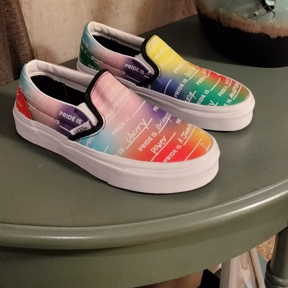 Vans Pride Slip On Mens size 3.5, Womens Size 5. NWOB Brand new - Picture 2 of 8